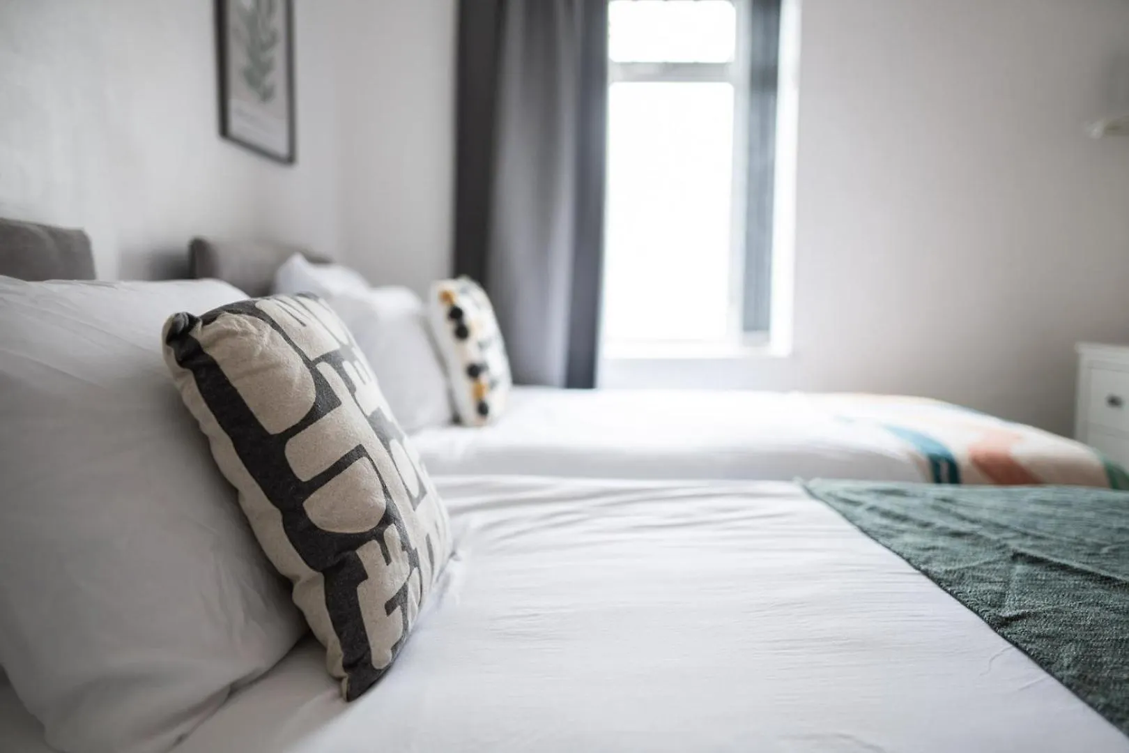 Spacious 4-Bedroom Apt | Pool Table Cardiff 0*,  Reino Unido